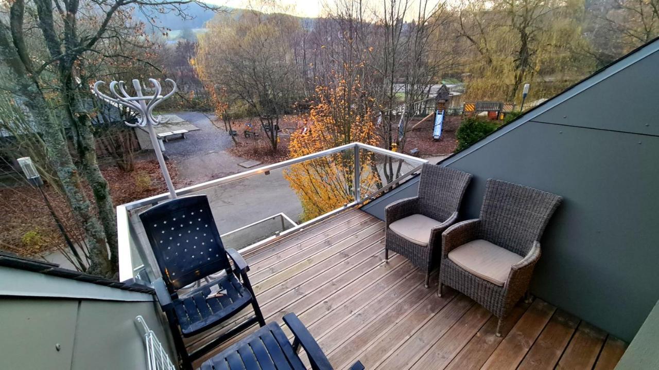 Le Salmoyard, studio au bord du lac à Vielsalm Esterno foto