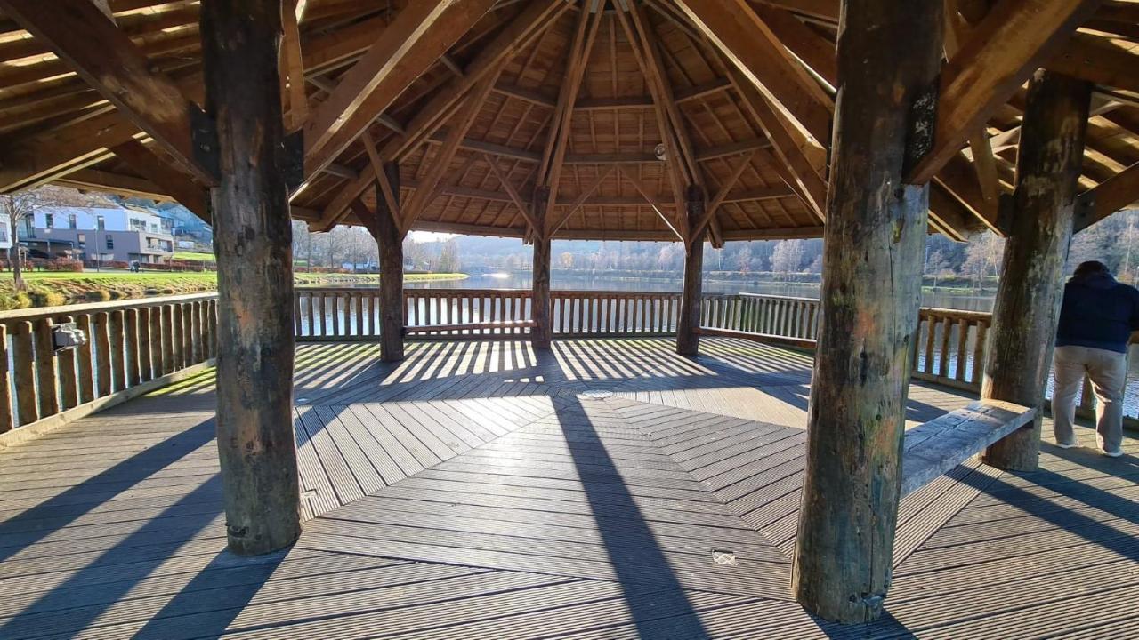Le Salmoyard, studio au bord du lac à Vielsalm Esterno foto